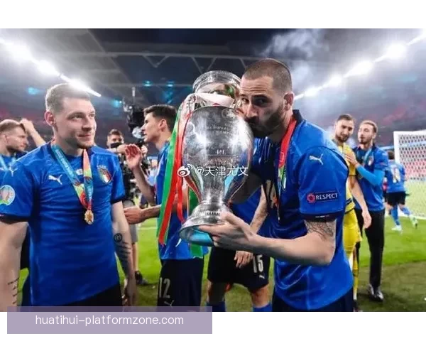 斯帕莱蒂回应德罗西称其为足球之子并强调国家队的必要性